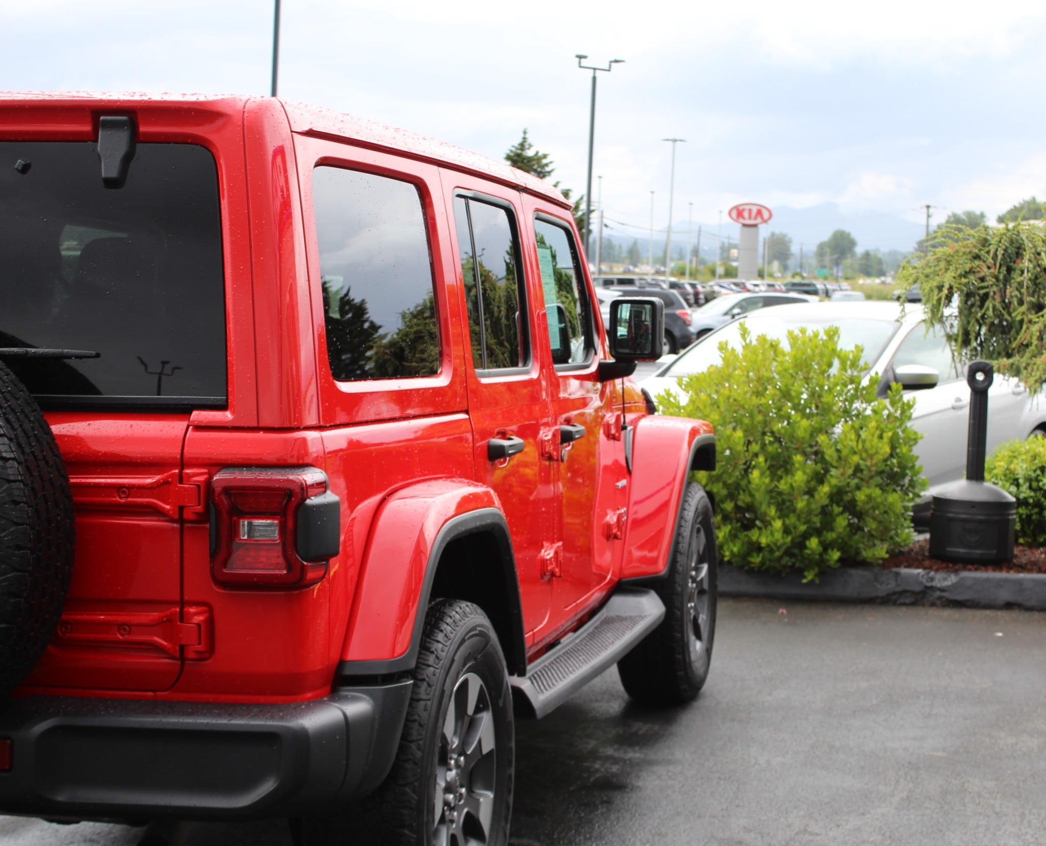 Used 2018 Jeep Wrangler Unlimited Sahara w/ Uconnect 4C Nav & Sound Group AWD/4WD image 7