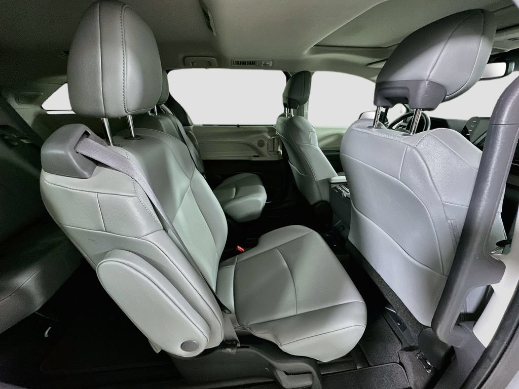 Certified 2022 Toyota Sienna XLE w/ XLE Plus Package AWD/4WD image 28