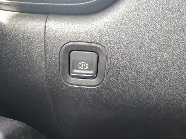 Used 2019 Chevrolet Silverado 1500 LT w/ All-Star Edition AWD/4WD image 32