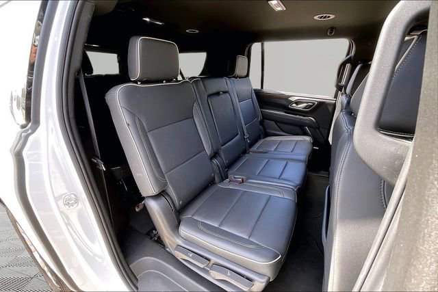 Used 2024 Chevrolet Suburban Premier AWD/4WD image 17