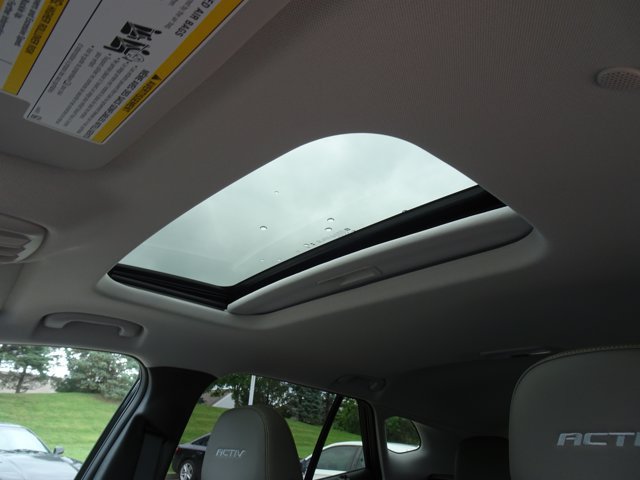 New 2026 Chevrolet Trax ACTIV w/ Sunroof Package FWD image 6