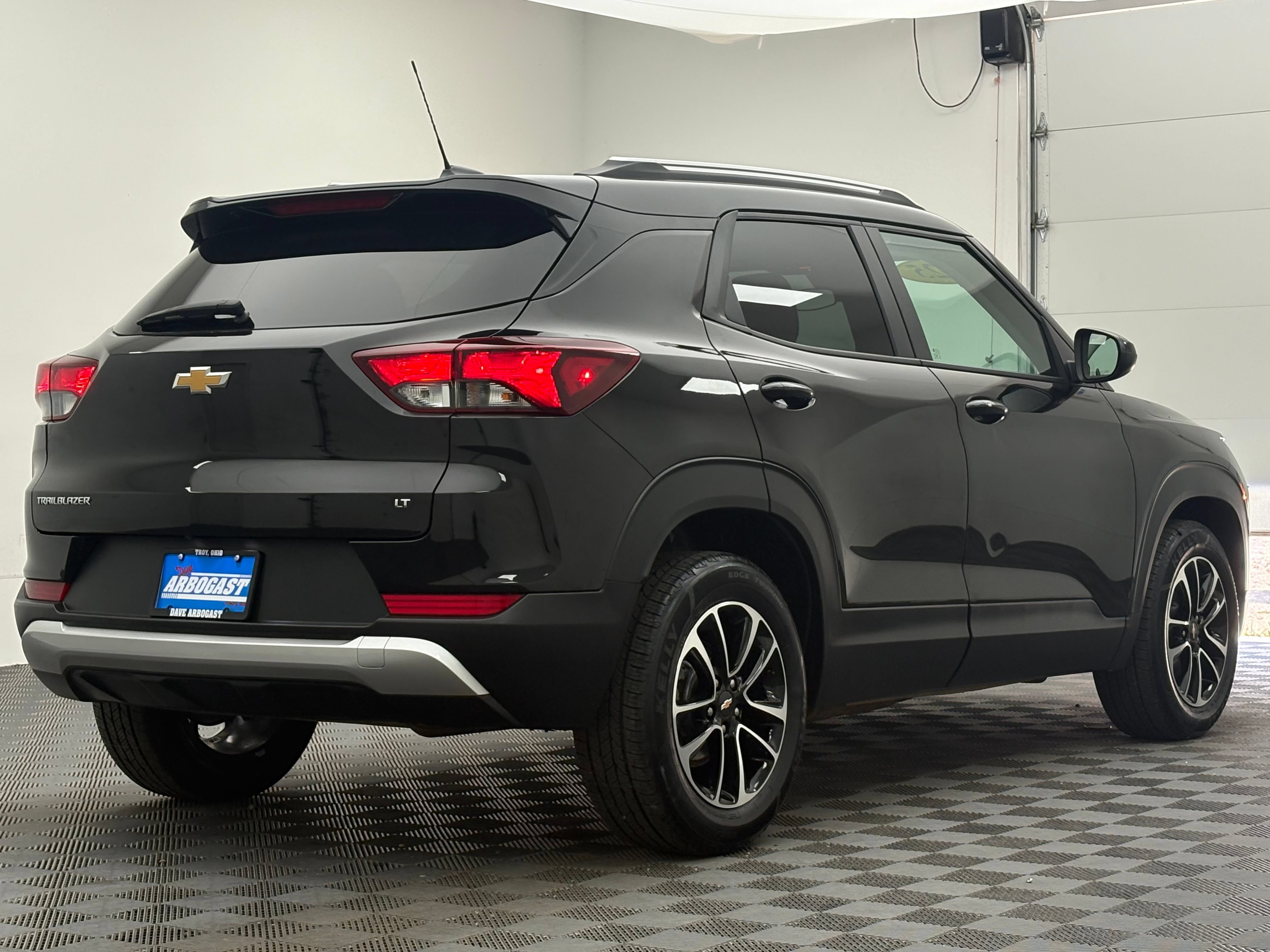 Used 2025 Chevrolet TrailBlazer LT FWD image 6