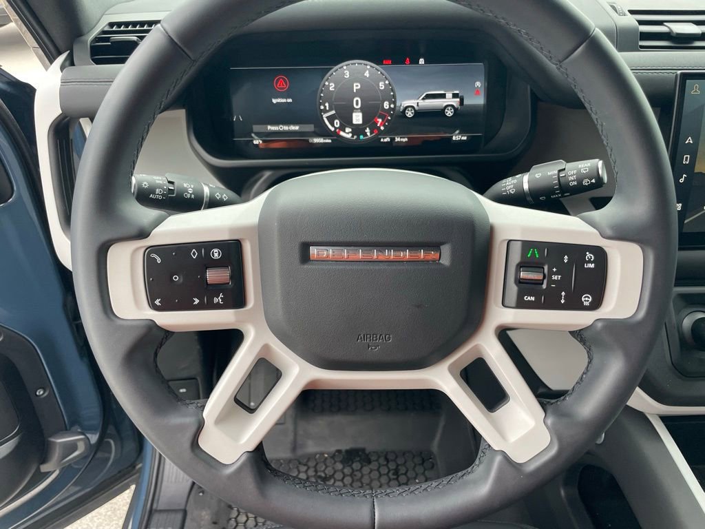 Used 2025 Land Rover Defender 110 X-Dynamic SE image 13