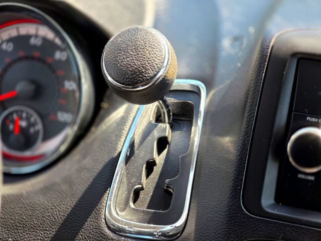 Used 2013 Dodge Grand Caravan SXT FWD image 18