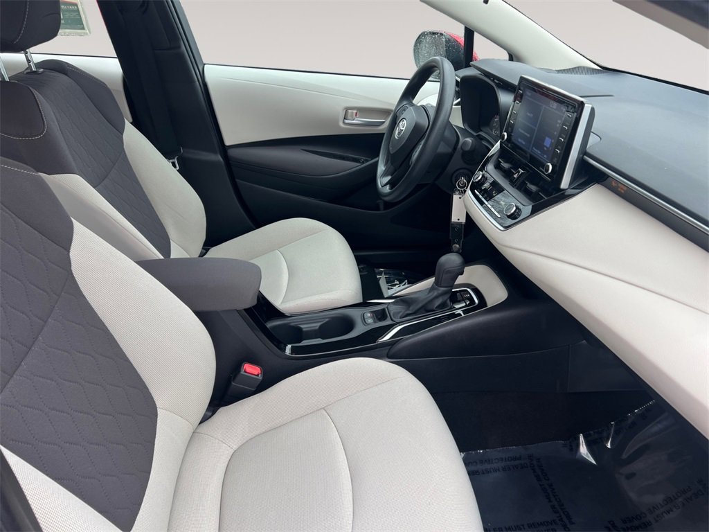 Used 2021 Toyota Corolla LE w/ Carpet Mat Package (TMS) image 15