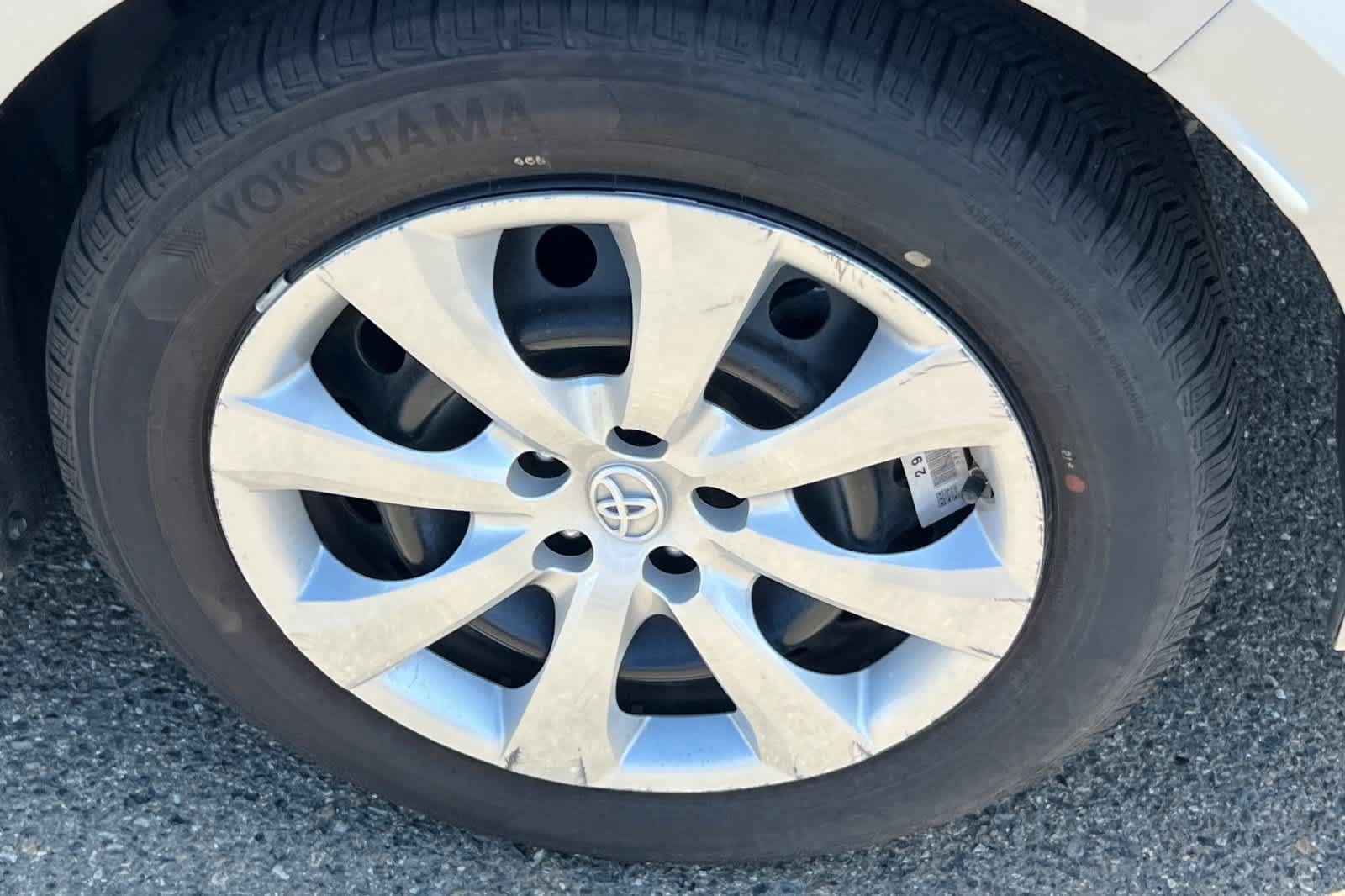 Used 2020 Toyota Corolla LE FWD image 22
