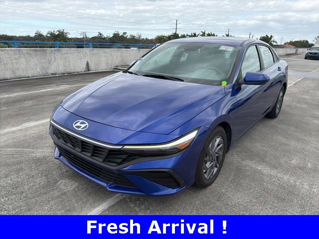 Used 2024 Hyundai Elantra SEL image 1