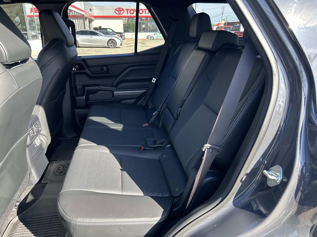 Used 2025 Toyota 4Runner TRD Off-Road Premium w/ Tow Technology Package image 17