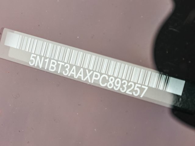 Used 2023 Nissan Rogue S image 30