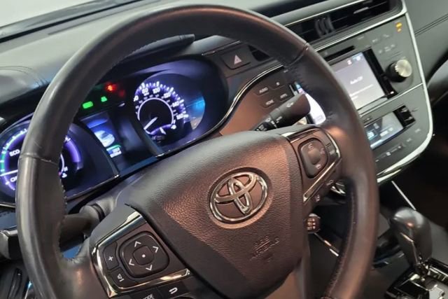 Used 2016 Toyota Avalon Limited w/ Toyota Safety Sense Package FWD image 7