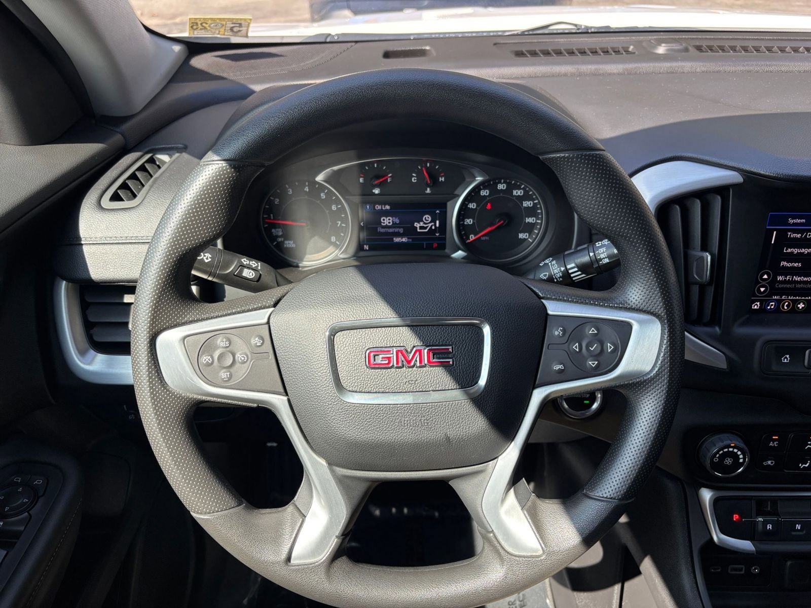 Used 2024 GMC Terrain SLE image 29