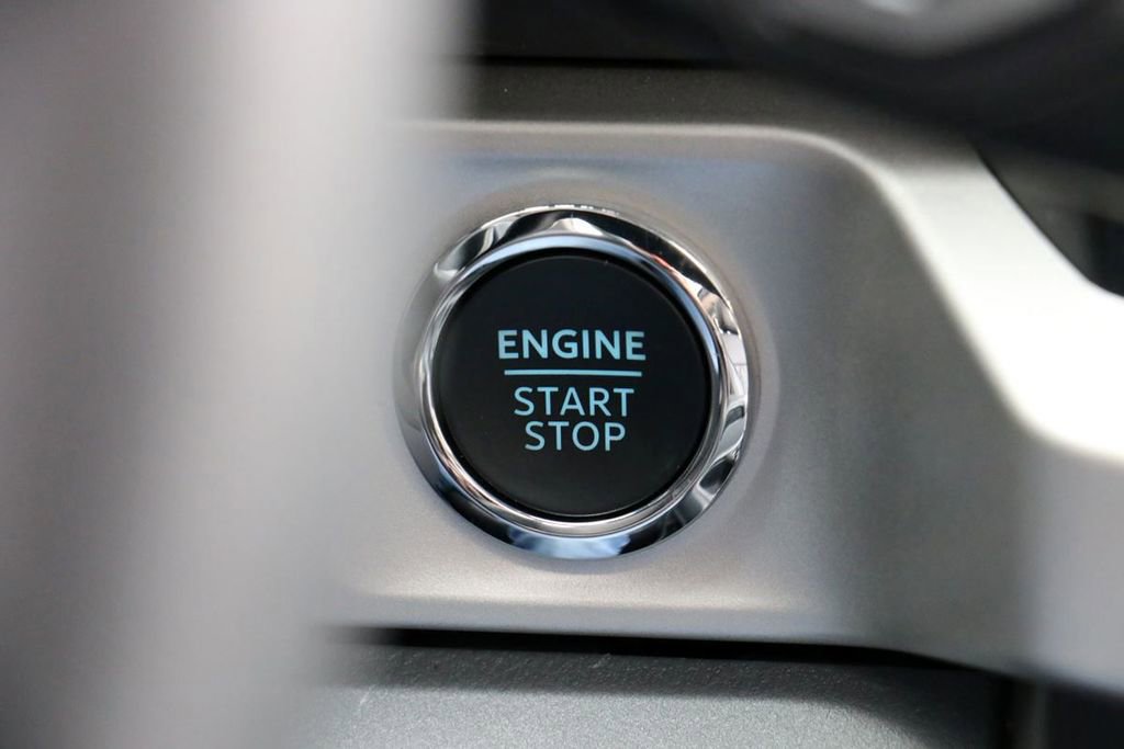 New 2026 Ford F250 XLT w/ XLT Premium Package image 17