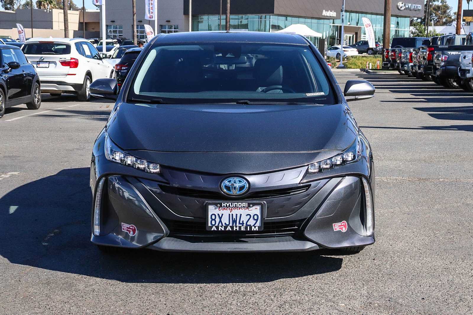 Used 2022 Toyota Prius Prime XLE FWD image 2