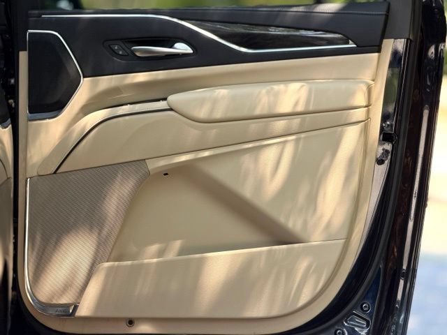 Used 2023 Cadillac Escalade ESV Premium Luxury AWD/4WD image 23