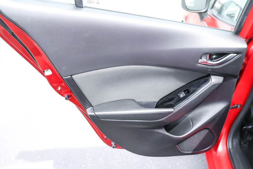 Used 2017 MAZDA MAZDA3 Sport FWD image 23