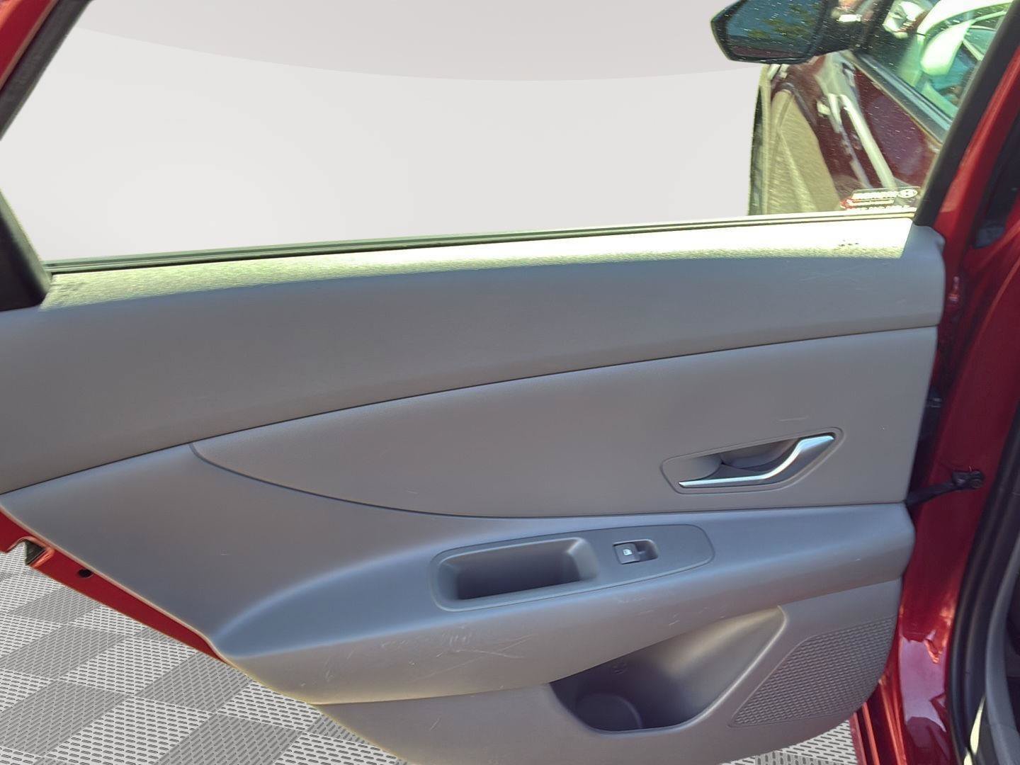 Used 2023 Hyundai Elantra SEL FWD image 19