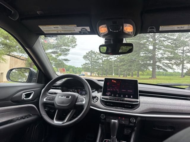 Used 2024 Jeep Compass Latitude image 27