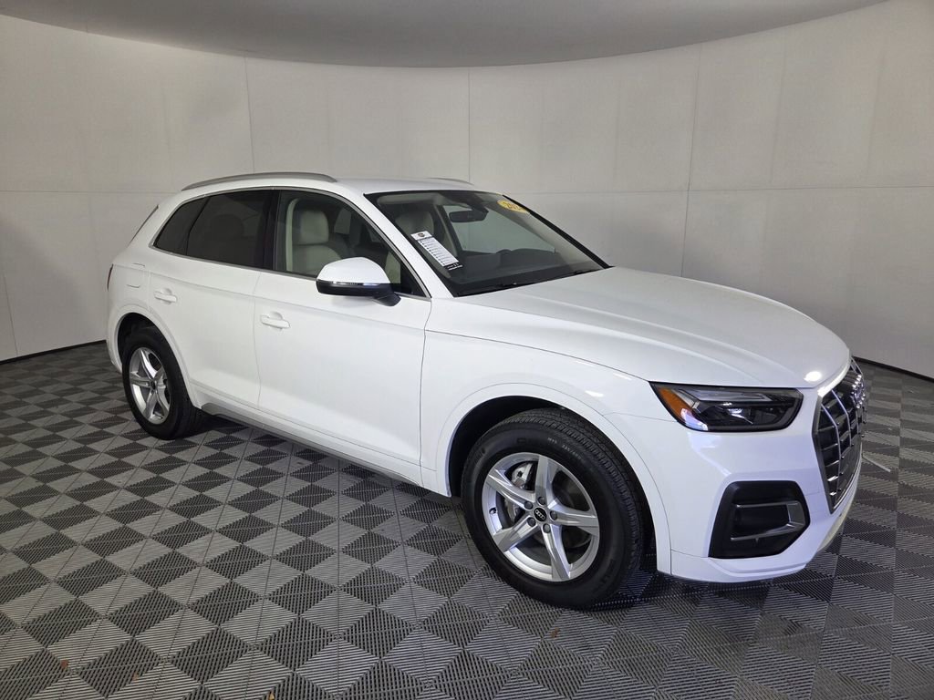 Used 2021 Audi Q5 Premium w/ Convenience Package image 2
