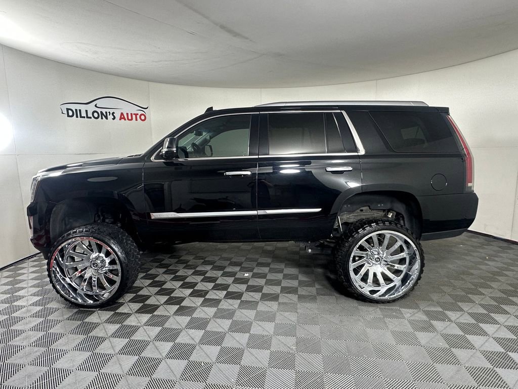 Used 2020 Cadillac Escalade Luxury AWD/4WD image 3
