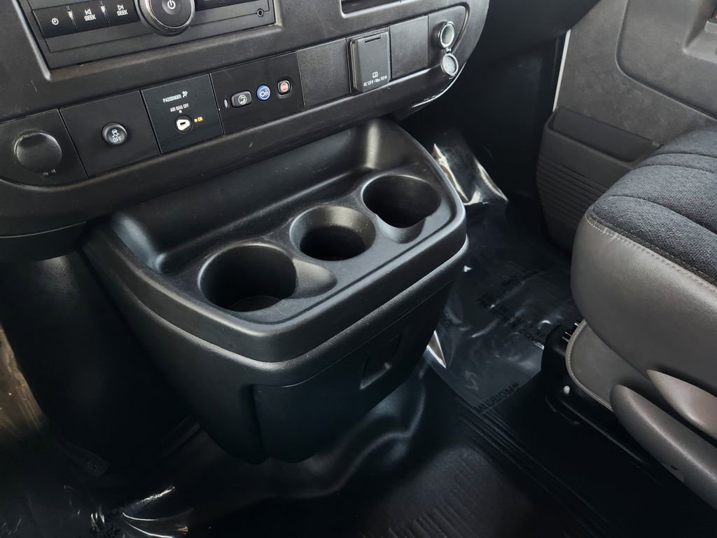 Used 2024 GMC Savana 2500 w/ Driver Convenience Package image 18