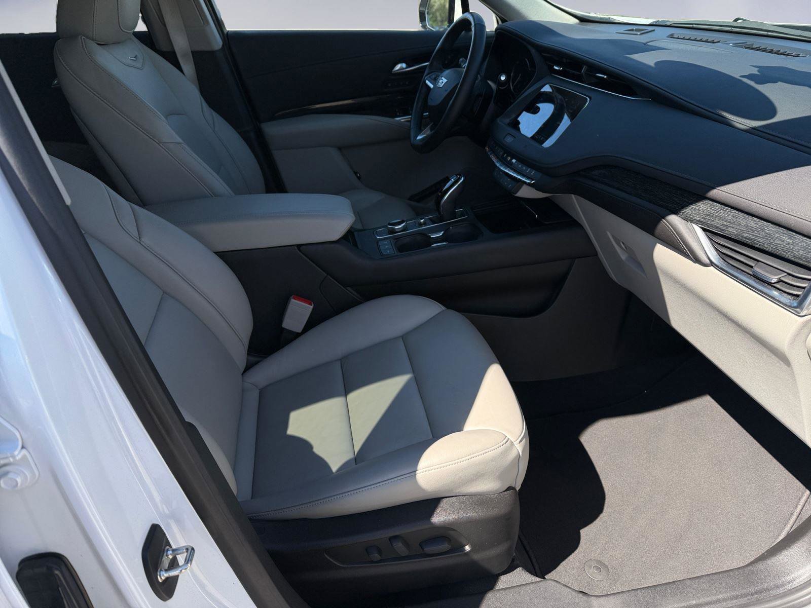 Used 2021 Cadillac XT4 Premium Luxury w/ Driver Assist Package image 19