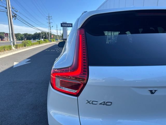 Certified 2025 Volvo XC40 B5 Plus AWD/4WD image 10