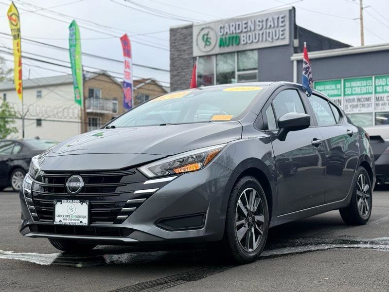 Used 2025 Nissan Versa SV FWD image 1