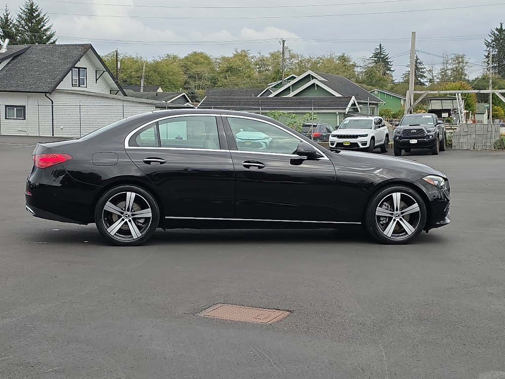 Used 2025 Mercedes-Benz C 300 Sedan image 7