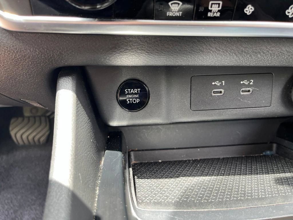 Used 2025 Nissan Rogue SV FWD image 25
