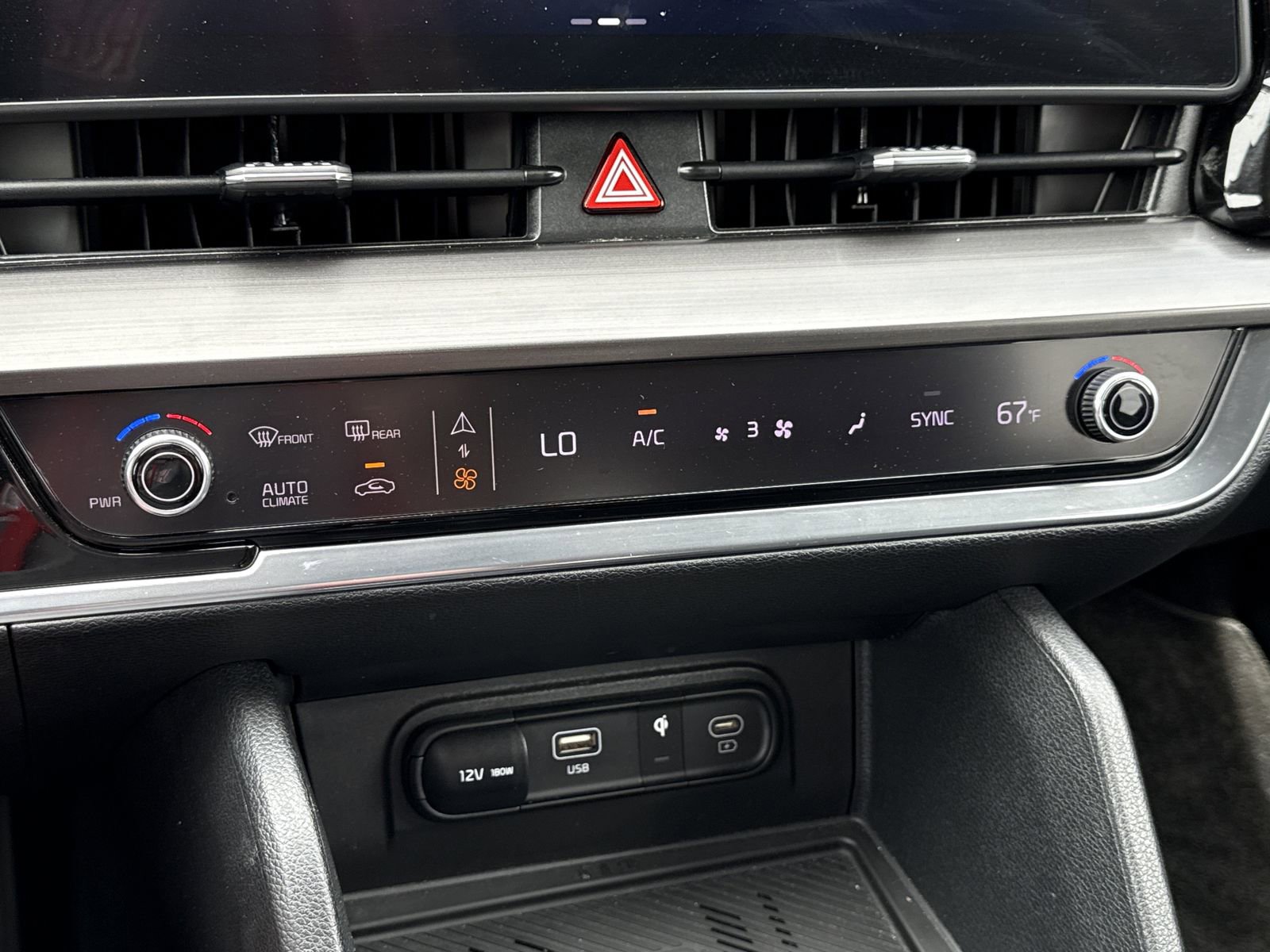 Used 2024 Kia Sportage EX image 28