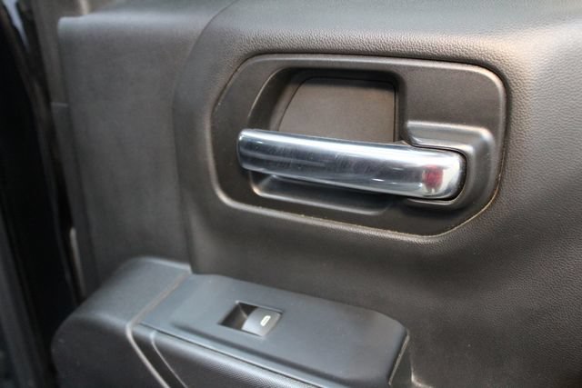 Used 2019 Chevrolet Silverado 1500 Custom w/ Custom Value Package AWD/4WD image 12