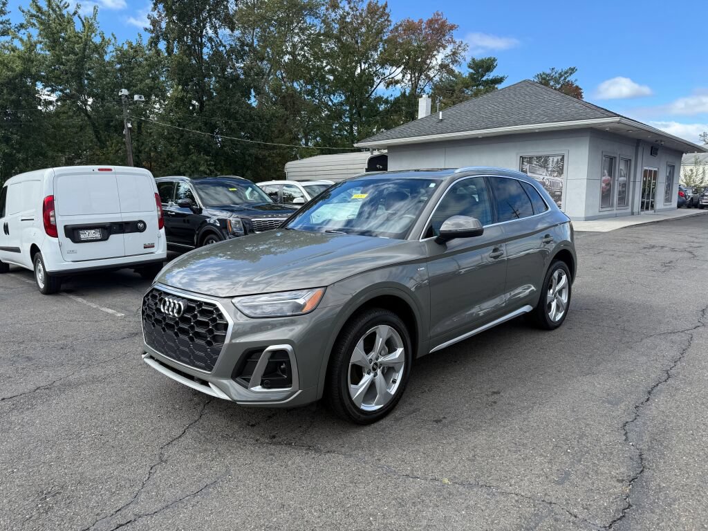 Used 2023 Audi Q5 2.0T Premium Plus w/ Premium Plus Package AWD/4WD image 3