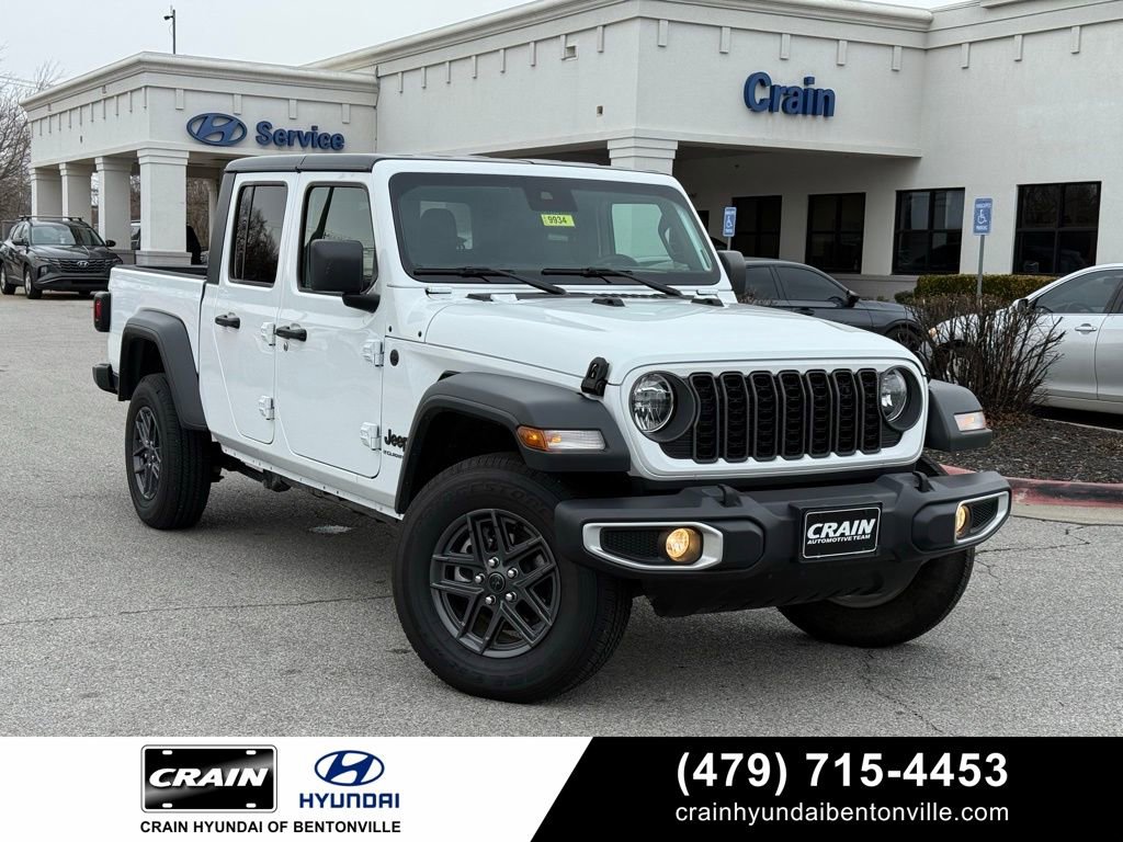 Used 2025 Jeep Gladiator Sport image 1