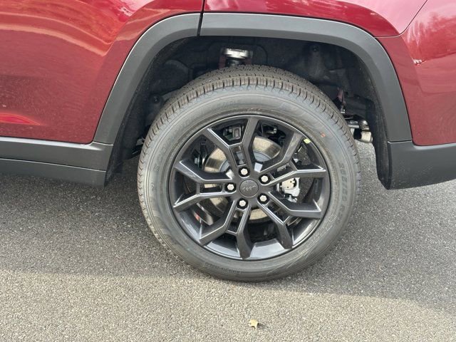 New 2025 Jeep Grand Cherokee Limited w/ Trailer Tow Package image 22