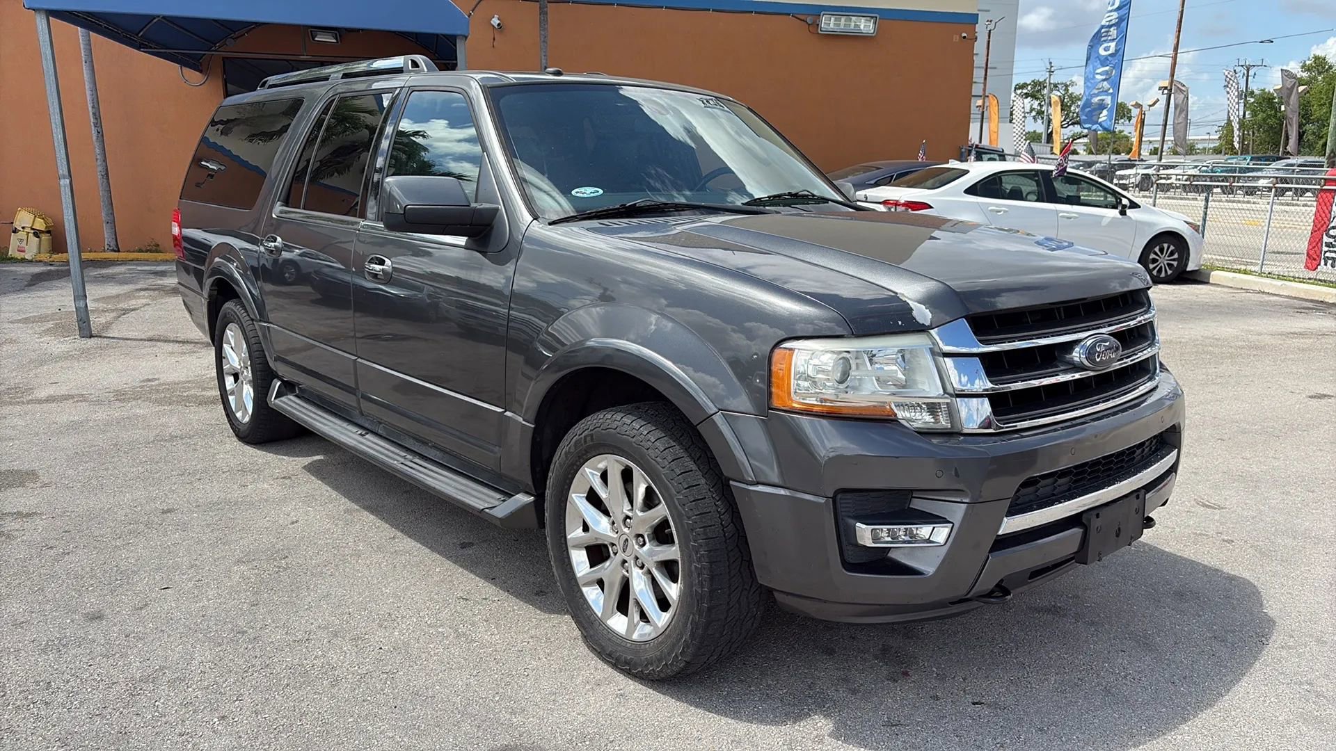 Used 2017 Ford Expedition EL Limited image 4