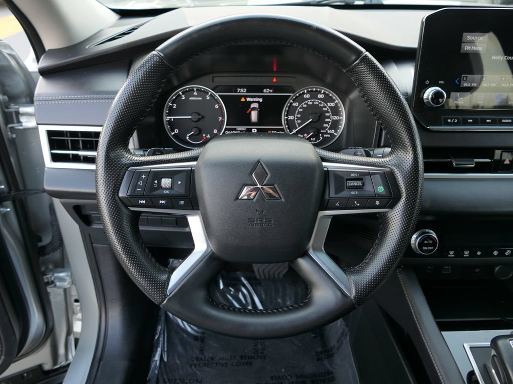Used 2024 Mitsubishi Outlander SE AWD/4WD image 19
