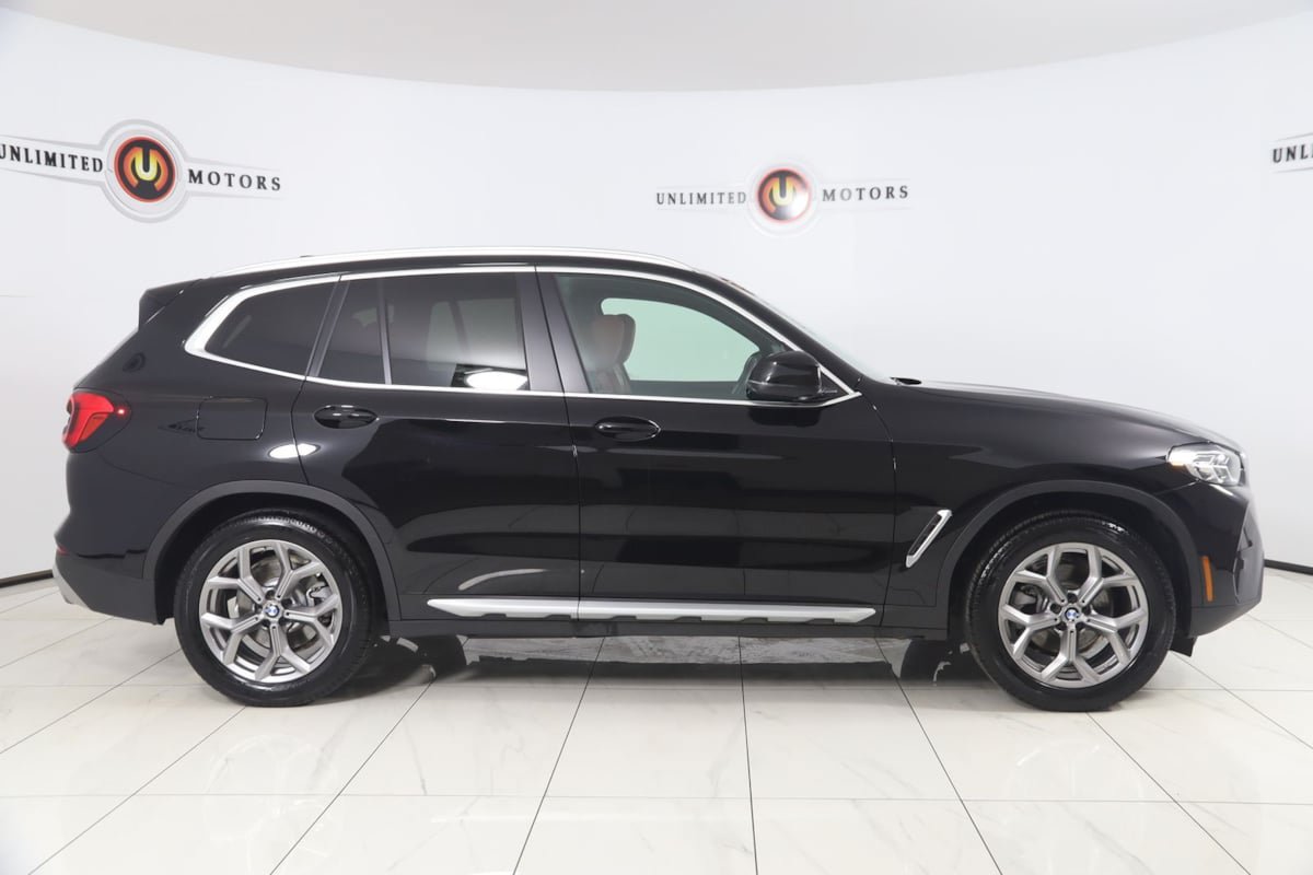Used 2023 BMW X3 xDrive30i w/ Premium Package AWD/4WD image 2