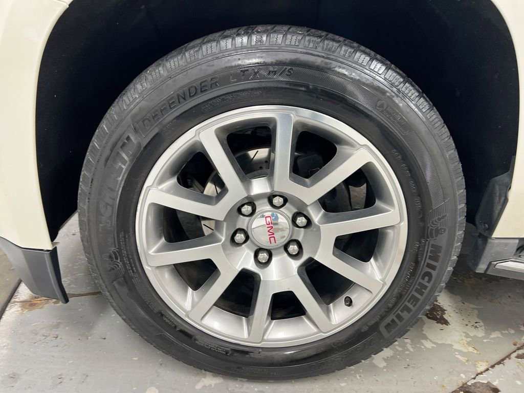 Used 2015 GMC Yukon XL Denali w/ Open Road Package AWD/4WD image 29