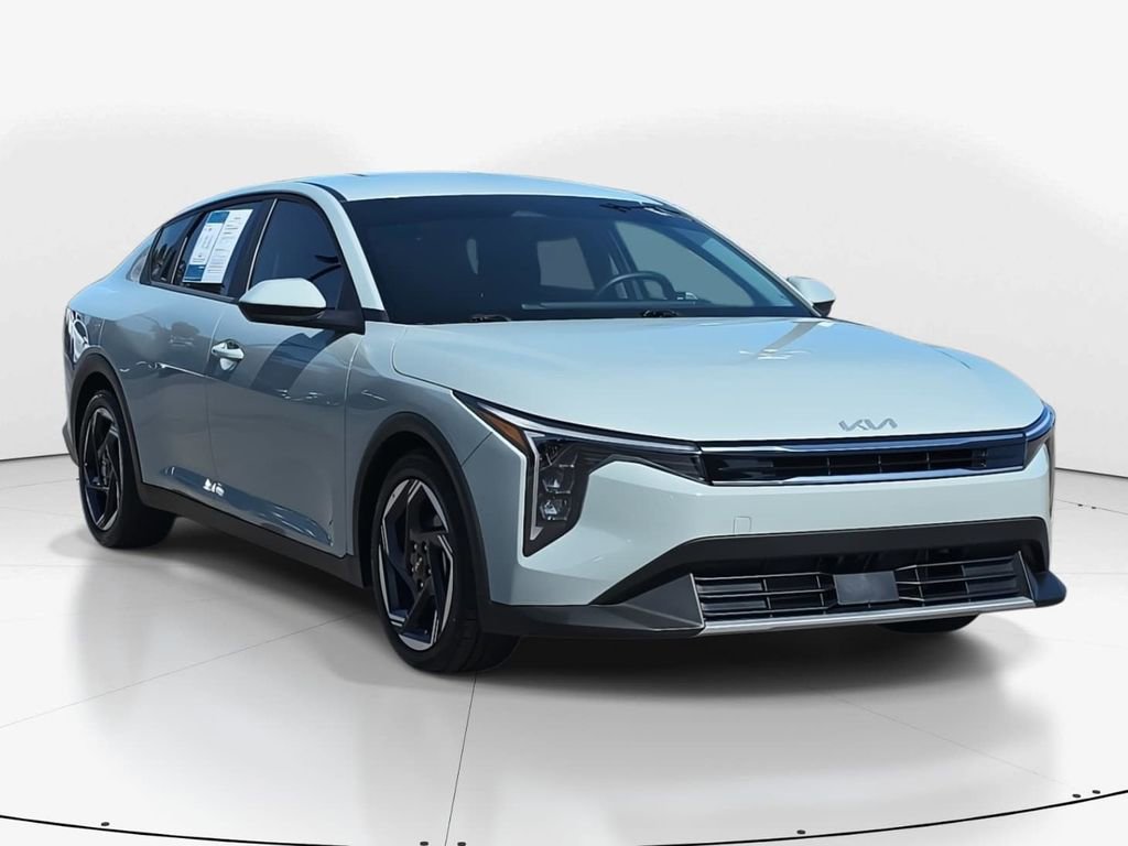 Used 2025 Kia K4 EX video 2