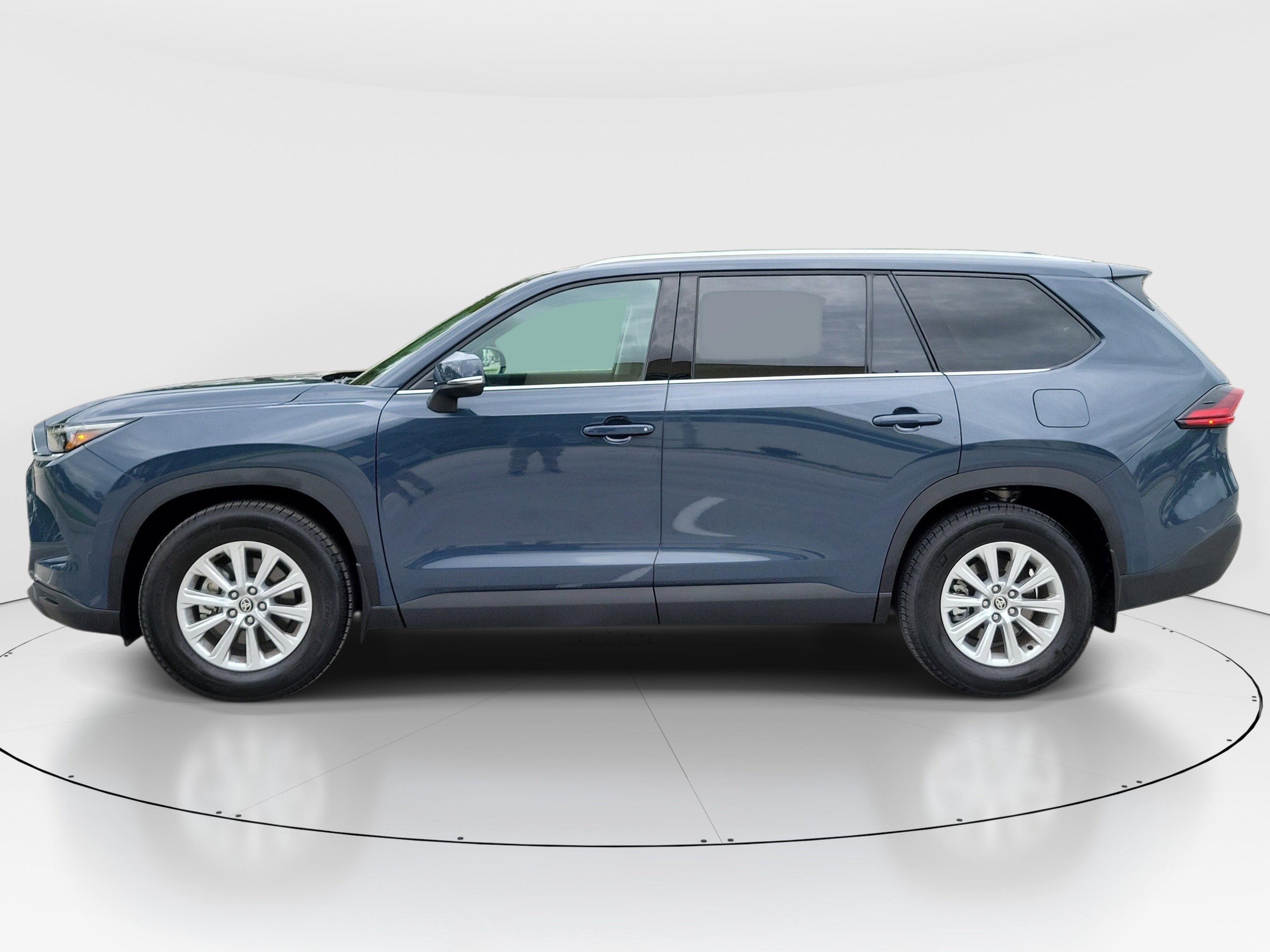 Used 2026 Toyota Grand Highlander FWD image 4
