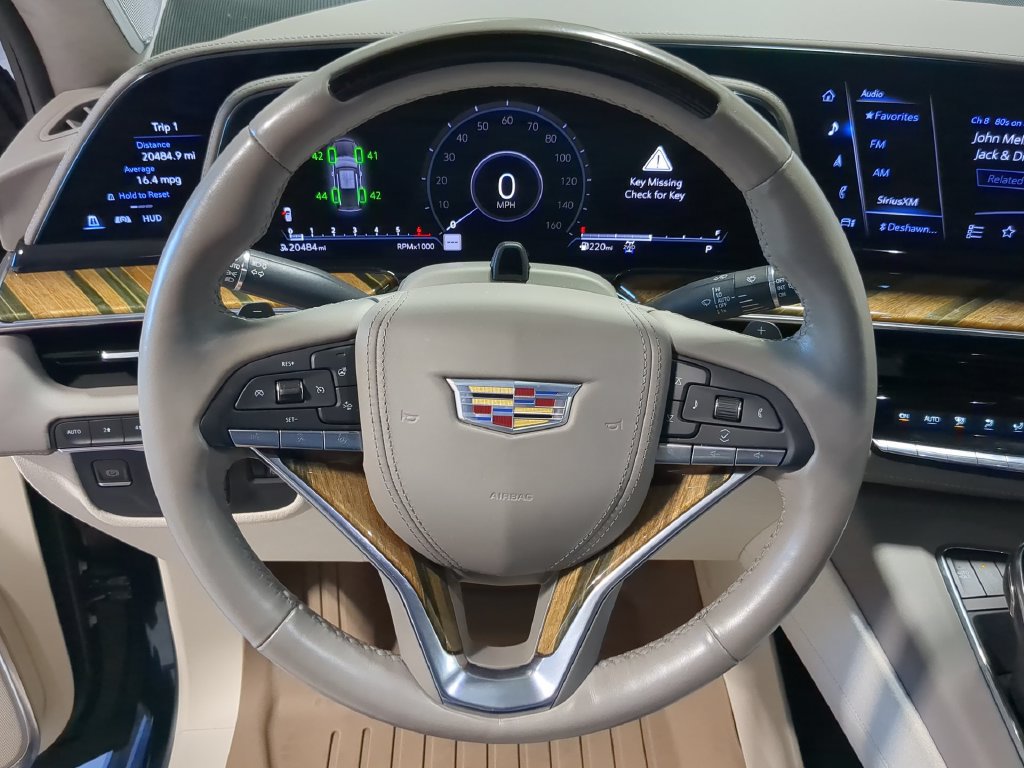 Used 2023 Cadillac Escalade ESV Premium Luxury Platinum AWD/4WD image 28