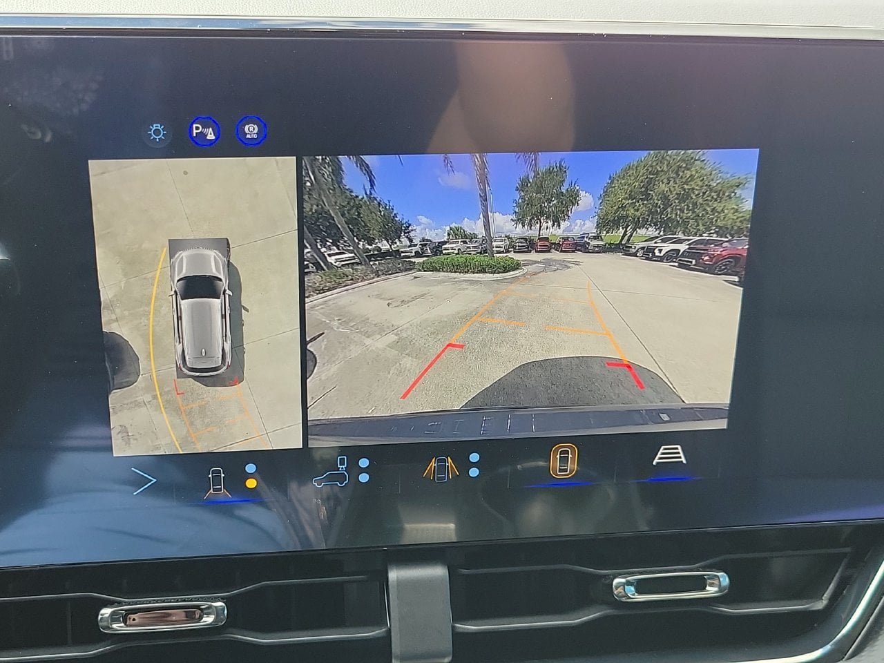 New 2027 Chevrolet Equinox RS w/ Safety and Technology Package FWD image 27