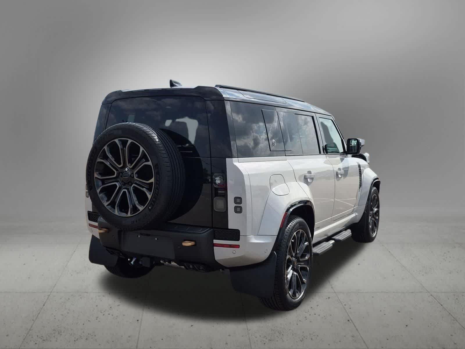 New 2026 Land Rover Defender 110 OCTA AWD/4WD image 6