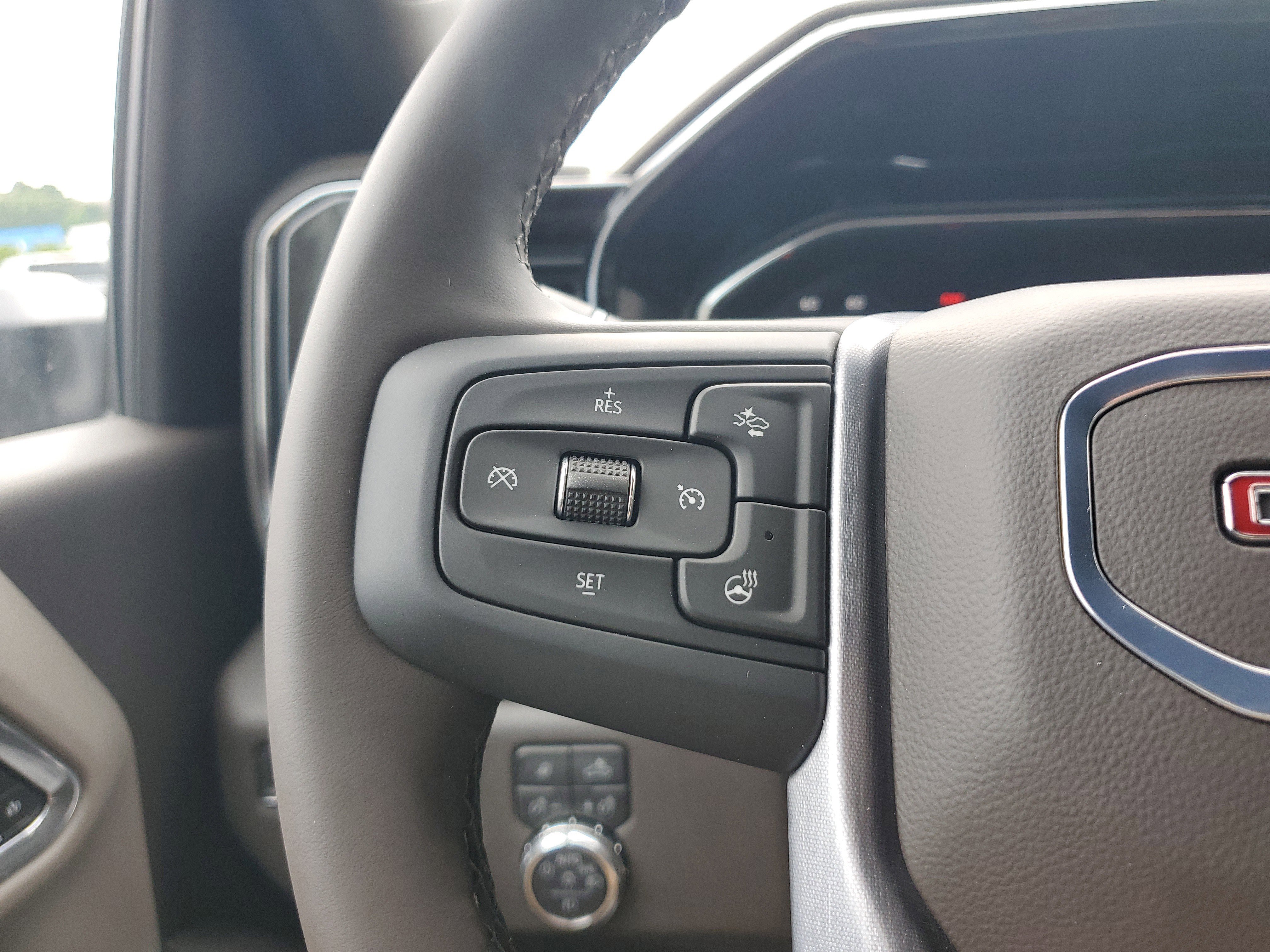 New 2025 GMC Sierra 2500 SLT w/ SLT Convenience Package image 24