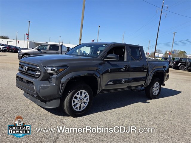 Used 2025 Toyota Tacoma SR image 3