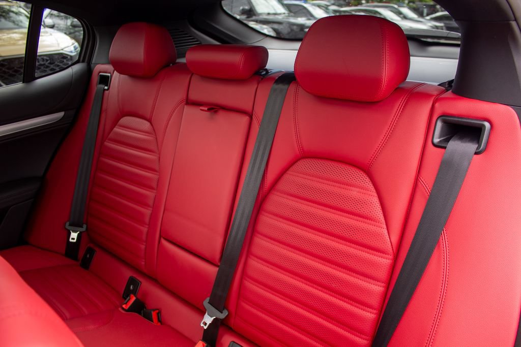 New 2025 Alfa Romeo Stelvio Sprint AWD/4WD image 21
