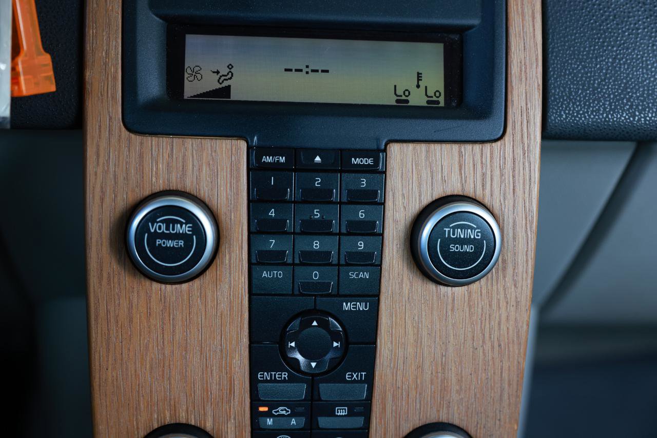 Used 2008 Volvo C70 T5 FWD image 36