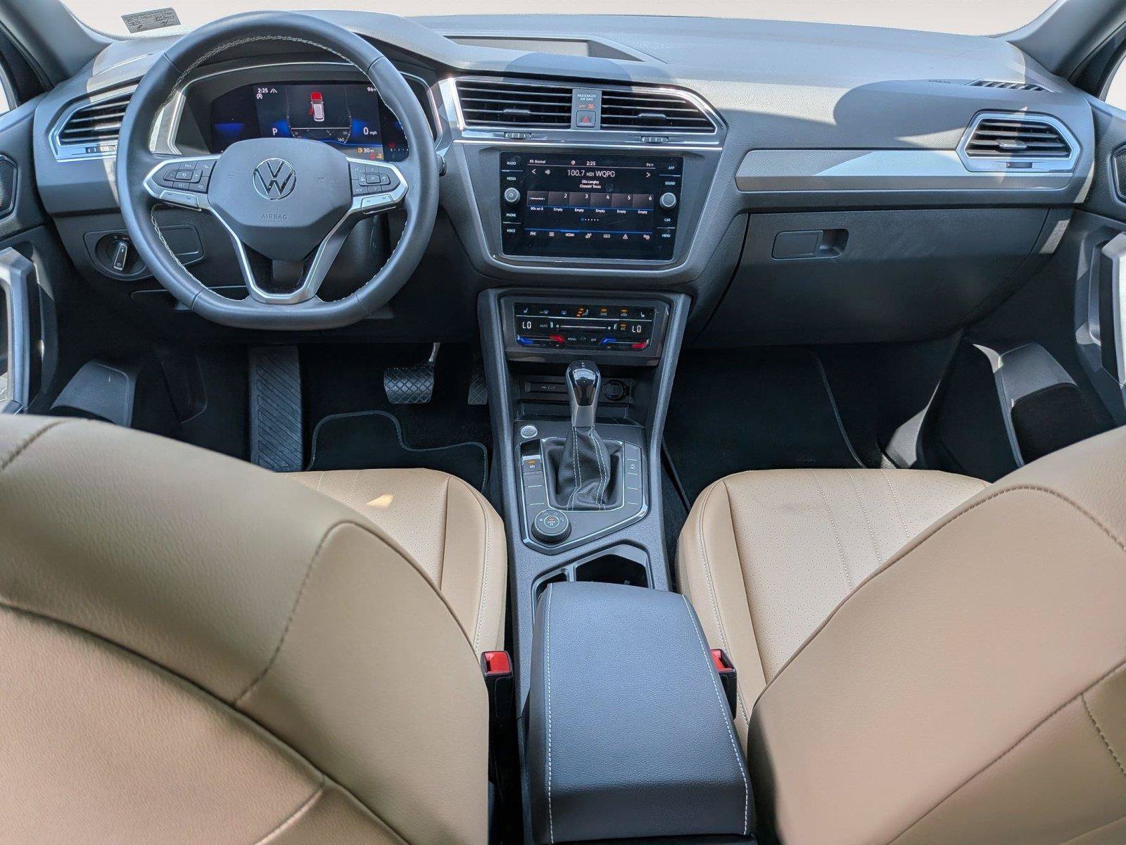 Used 2023 Volkswagen Tiguan SE w/ Panoramic Sunroof Package AWD/4WD image 19