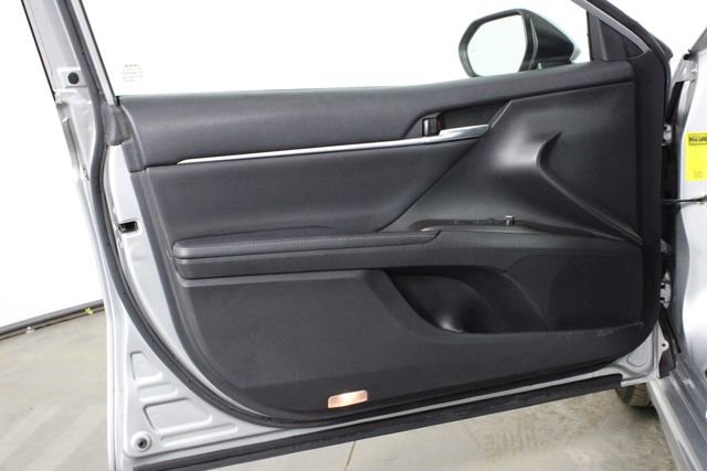 Used 2021 Toyota Camry XSE image 15