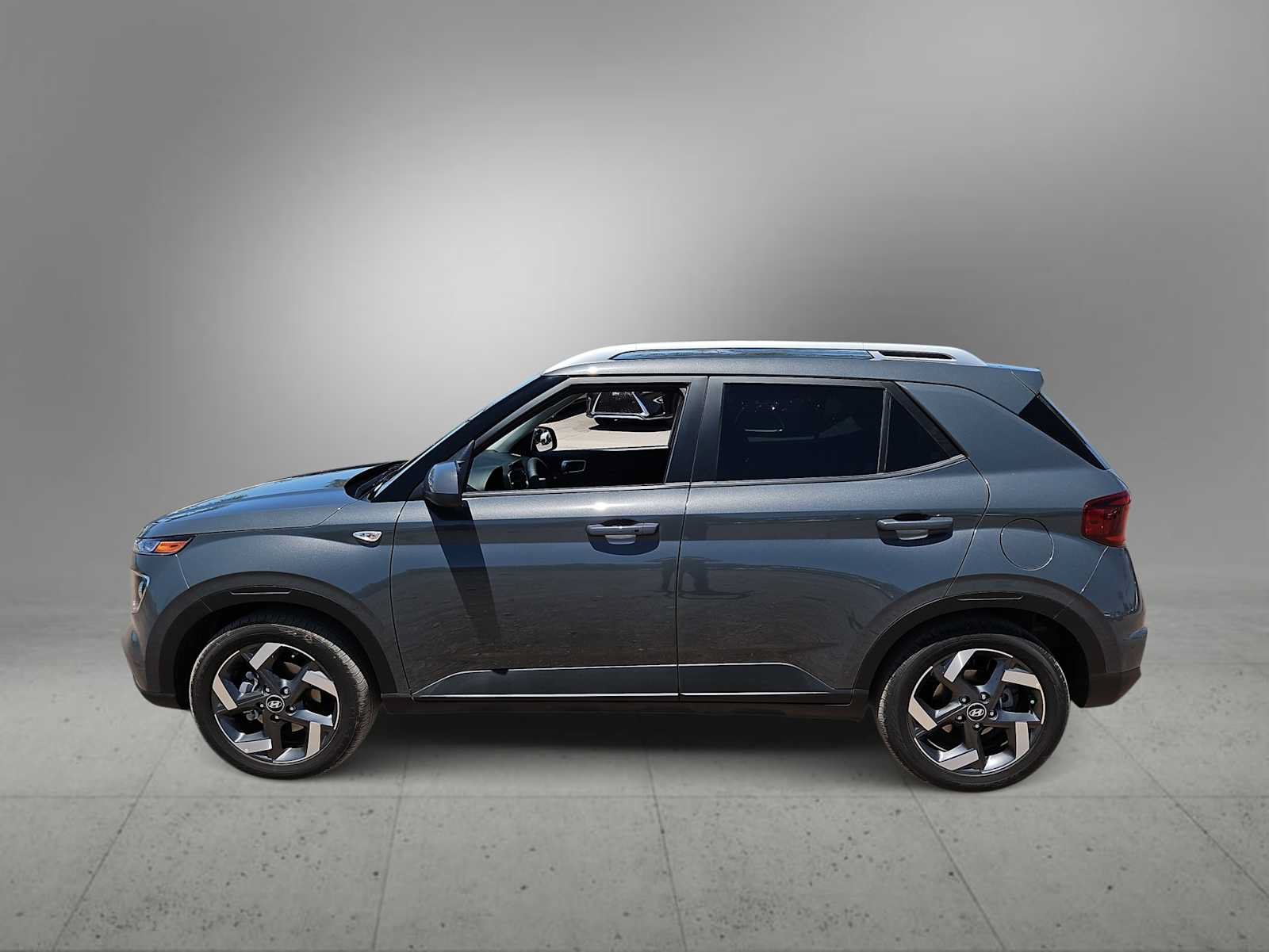 Certified 2026 Hyundai Venue SEL FWD image 5
